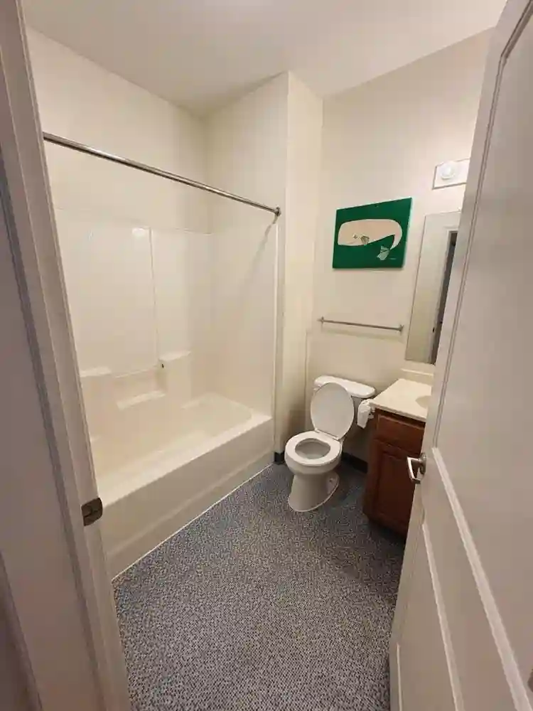 Private Bedroom + Bathroom Downtown