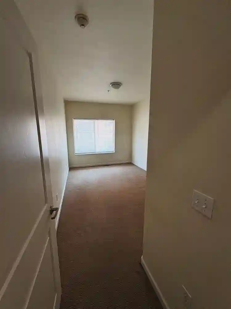 Private Bedroom + Bathroom Downtown
