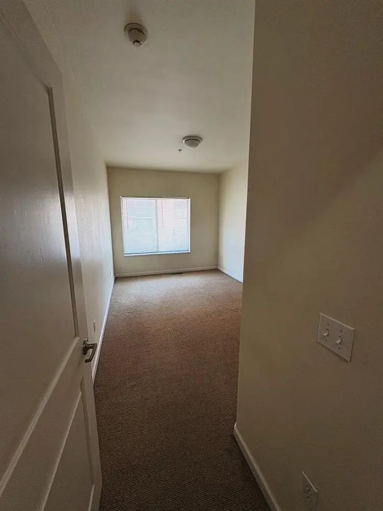 Private Bedroom + Bathroom Downtown