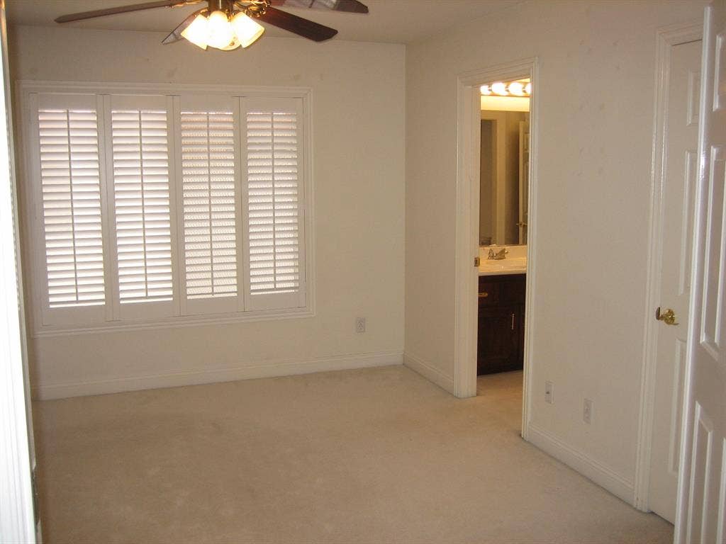 2 ROOMS AVAILABLE IN LARGE NW HOME