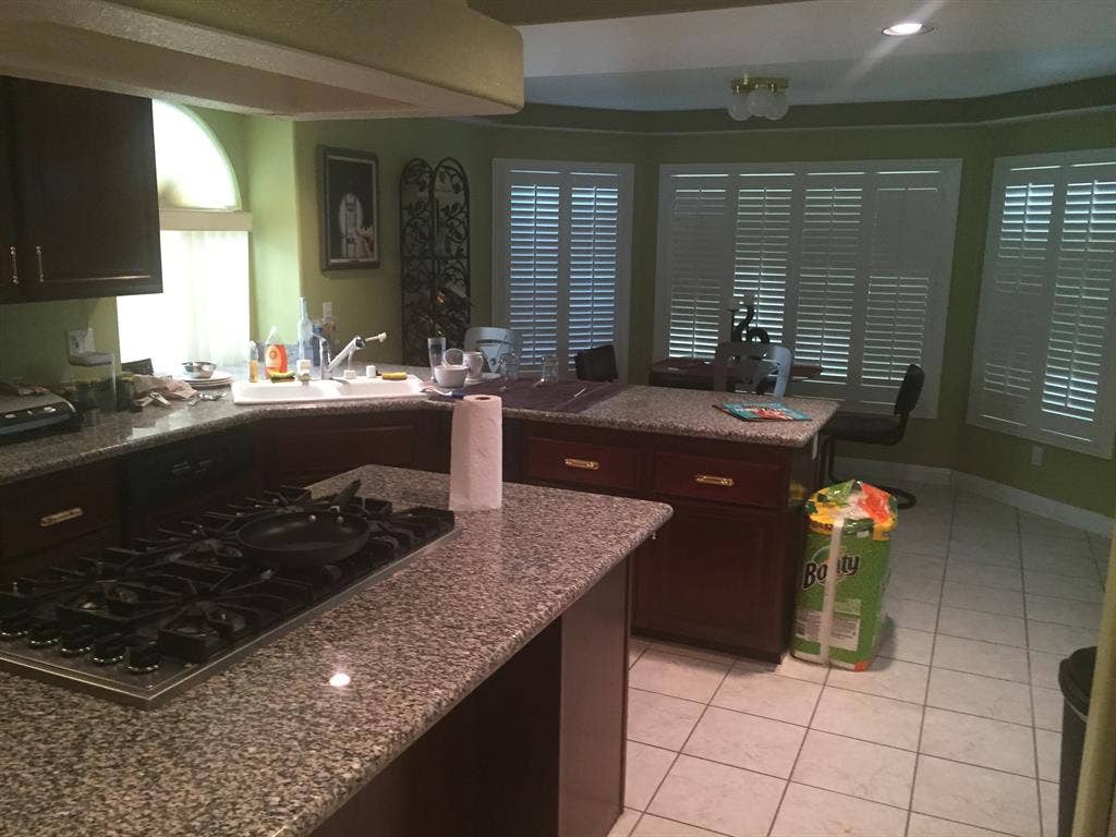 2 ROOMS AVAILABLE IN LARGE NW HOME