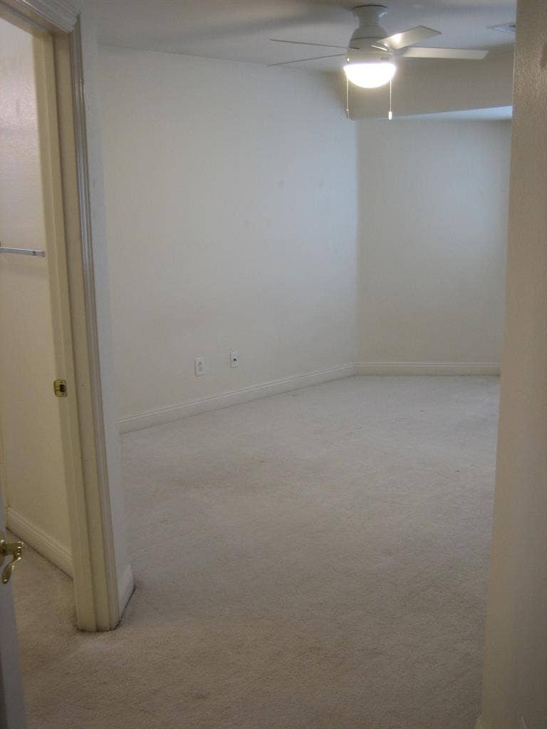 2 ROOMS AVAILABLE IN LARGE NW HOME