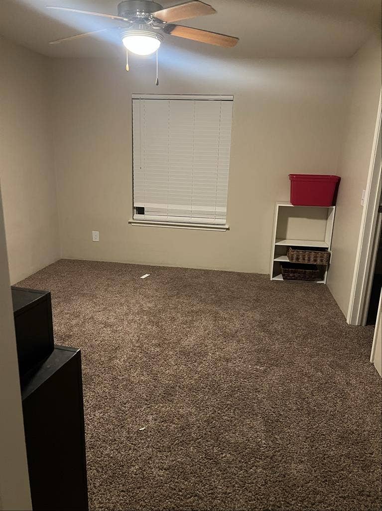 Lookin for roommate/new best friend