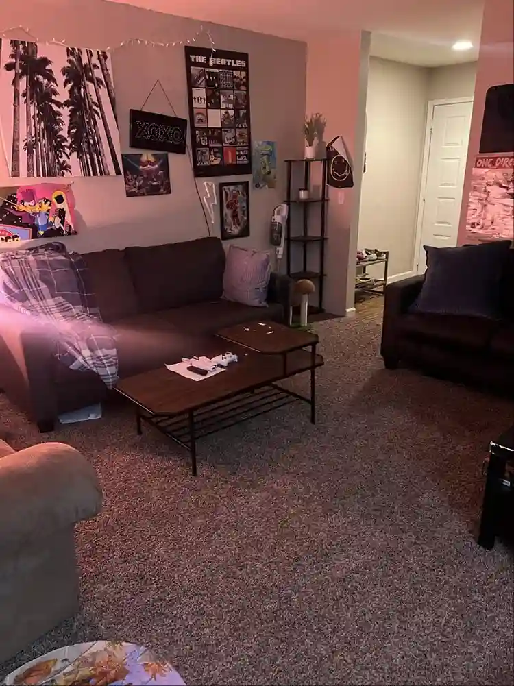 Lookin for roommate/new best friend