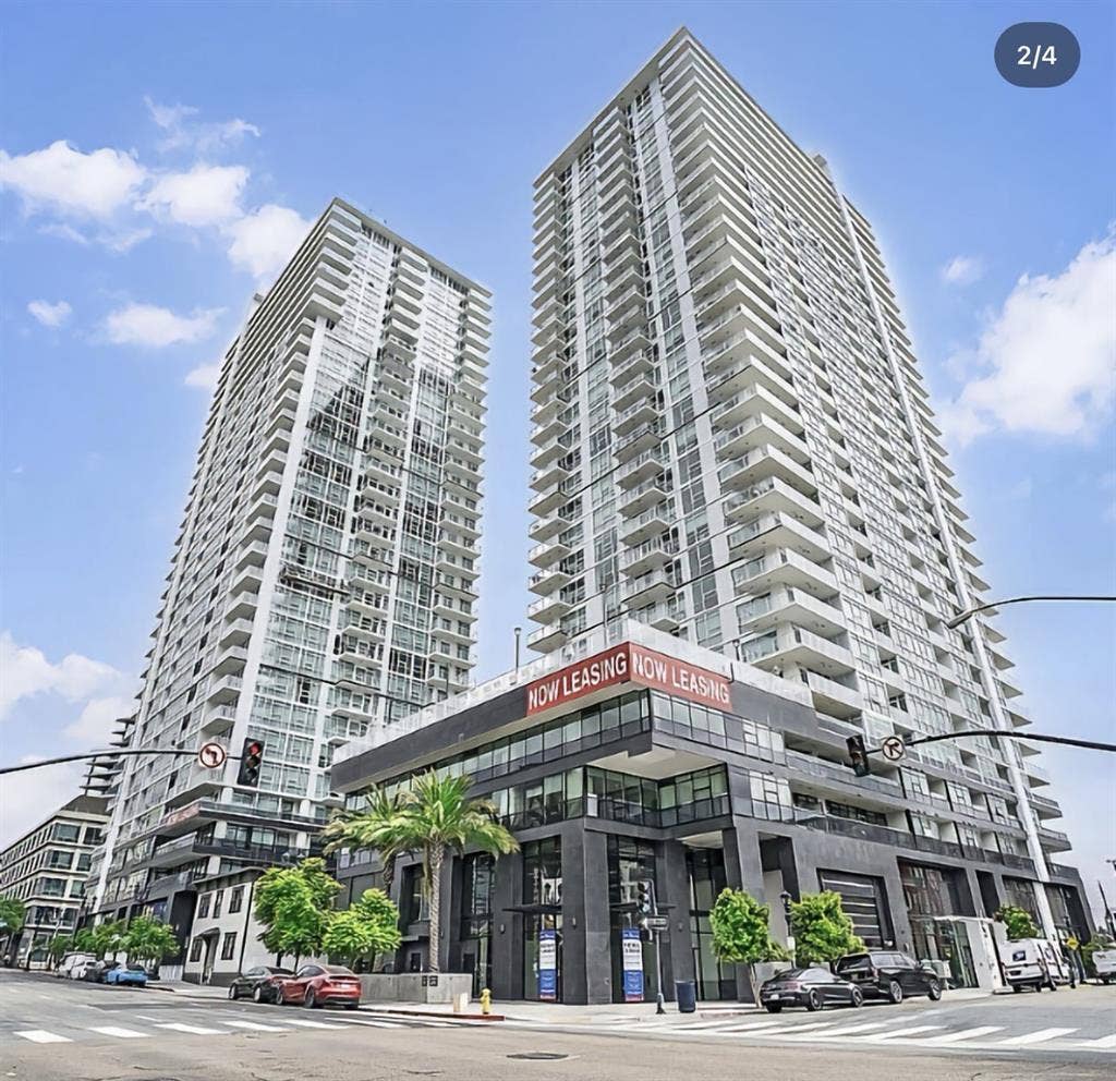 Highrise w/ En-suite Bathroomm