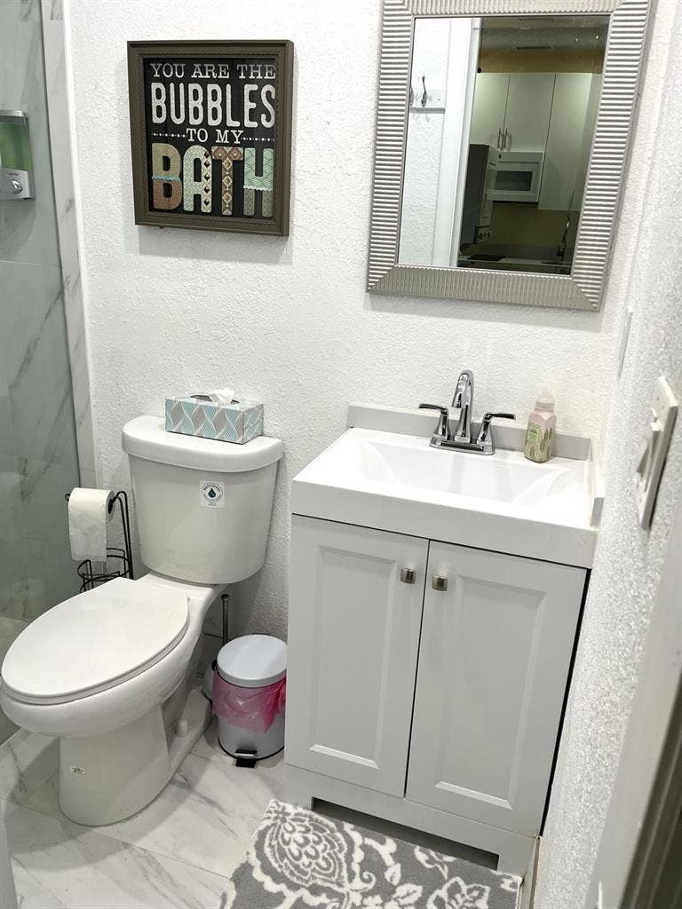 Fully Furnished / utilities/laundry