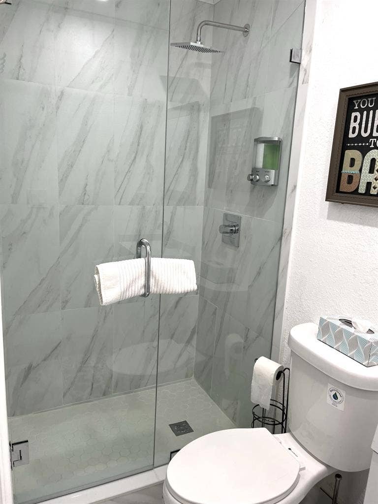 Fully Furnished / utilities/laundry