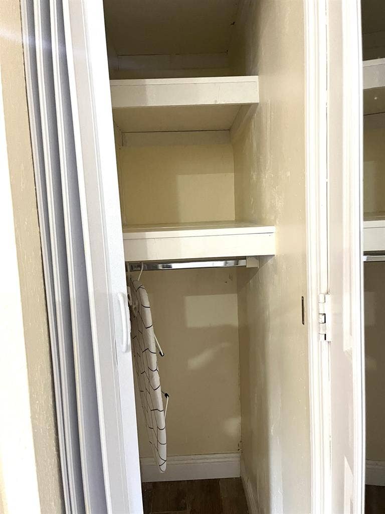 Fully Furnished / utilities/laundry