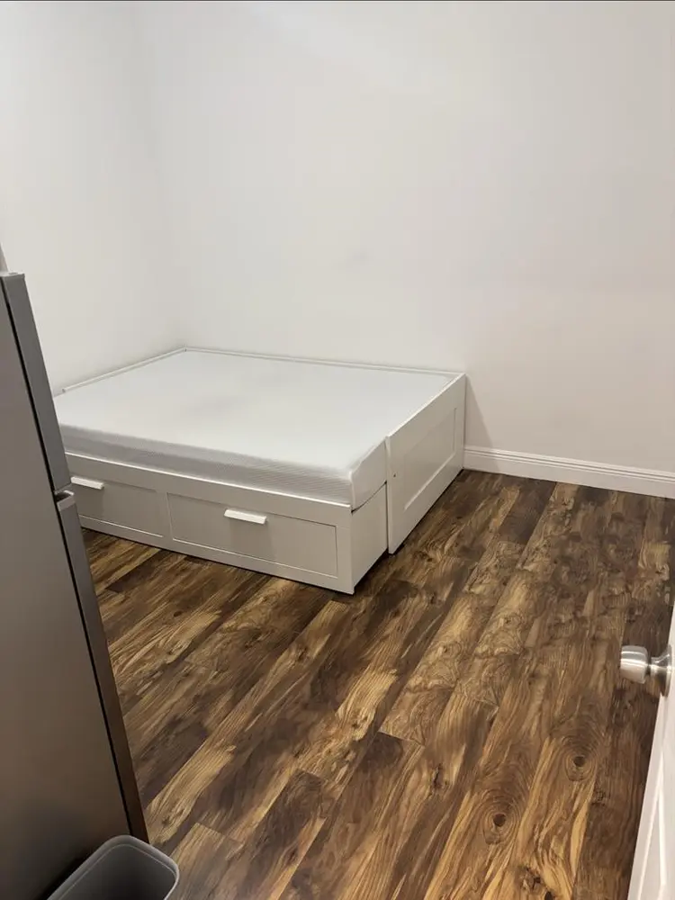 !!!GREAT LOCATION ROOM X RENT!!!