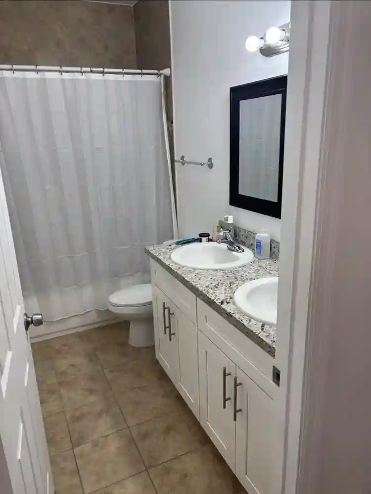 !!!GREAT LOCATION ROOM X RENT!!!