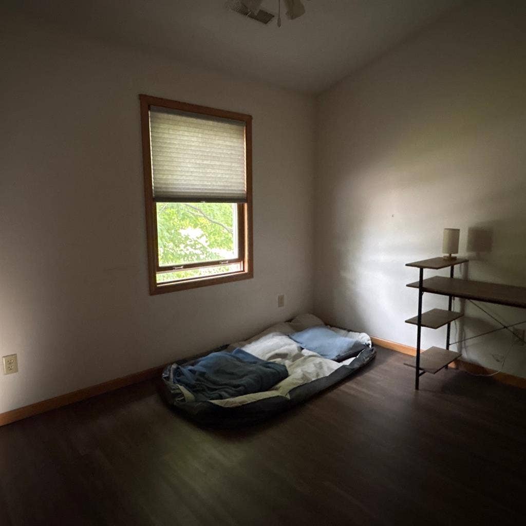 Looking for roommate asap-December