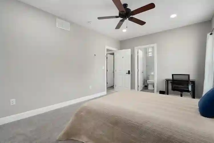 Fully Furnished, No Utilities!