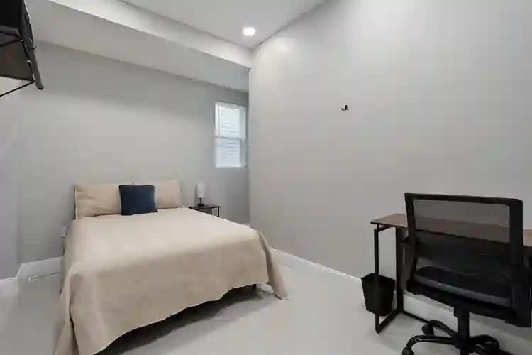 Fully Furnished, No Utilities!