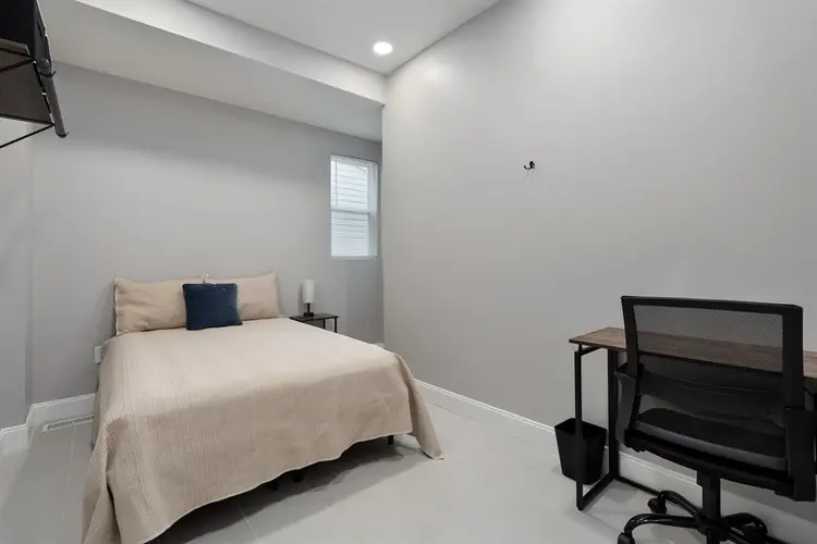 Fully Furnished, No Utilities!