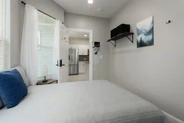 Fully Furnished, No Utilities!