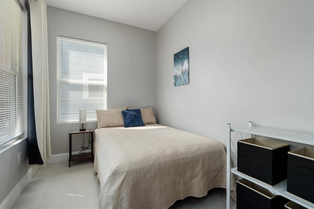 Fully Furnished, No Utilities!
