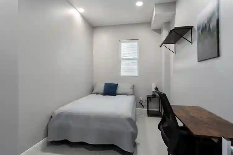Fully Furnished, No Utilities!