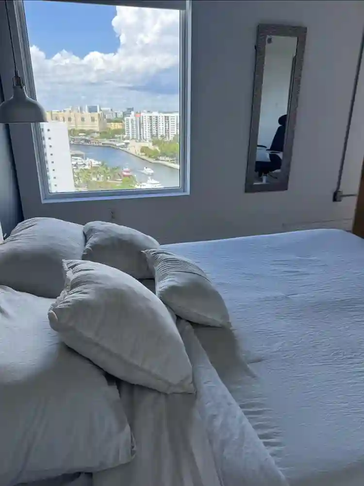 Nice room Dowtown Miami furnished