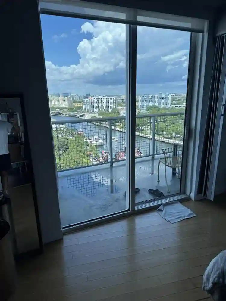 Nice room Dowtown Miami furnished
