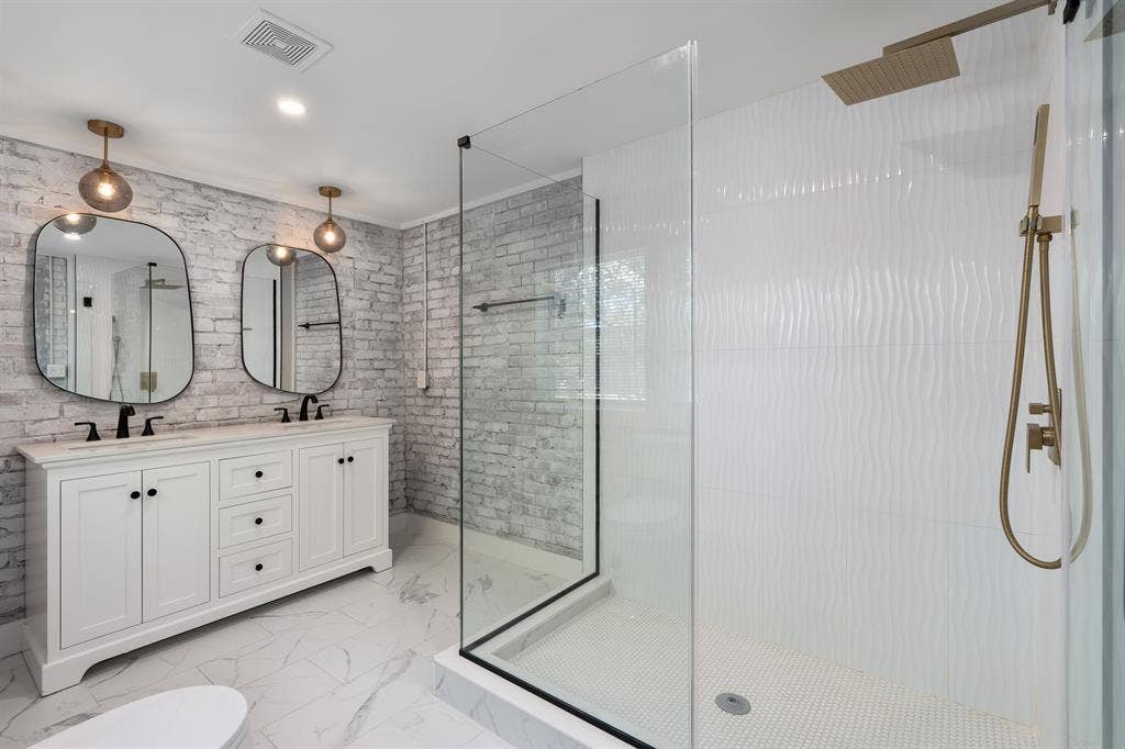 Private Bathroom & Fully Furnished
