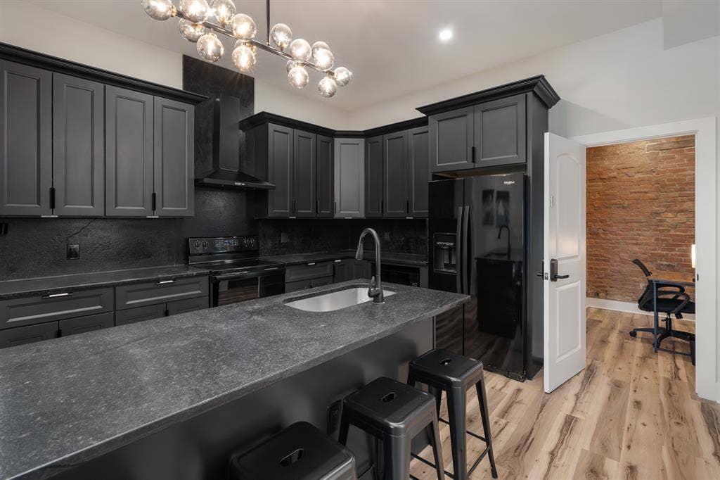 Private Bathroom & Fully Furnished