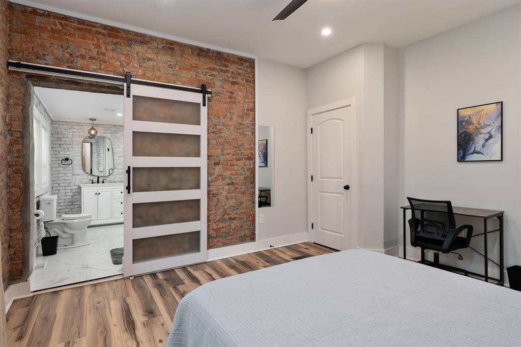 Private Bathroom & Fully Furnished