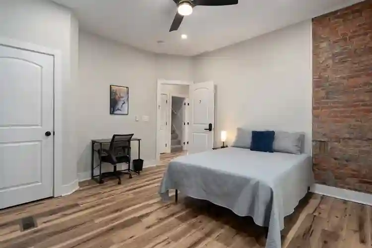 Private Bathroom & Fully Furnished