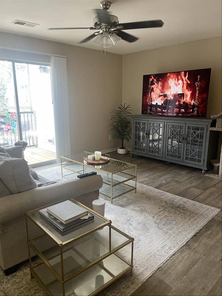 Seeking Roommate by October 18th!
