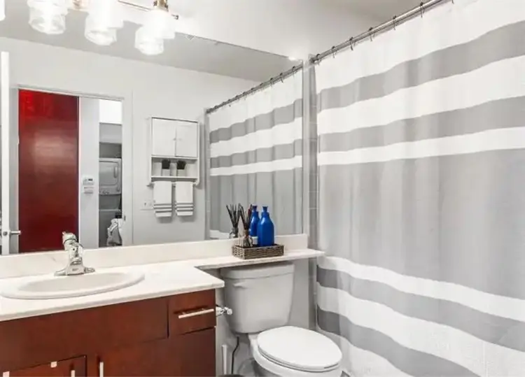 Move in Ready 1 bed 1bath West loop
