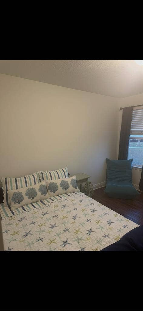 Beautiful room to rent!