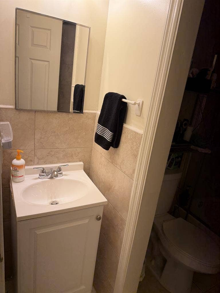 Looking for a roommate!