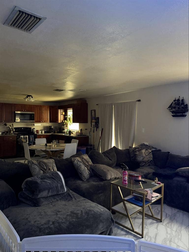 Looking for a roommate!