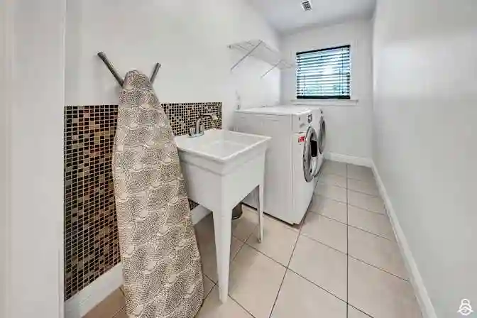 Private Room w/ Jack & Jill Bath