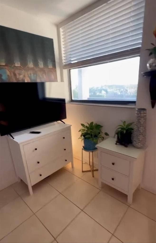 Furnished room/private bath in OP