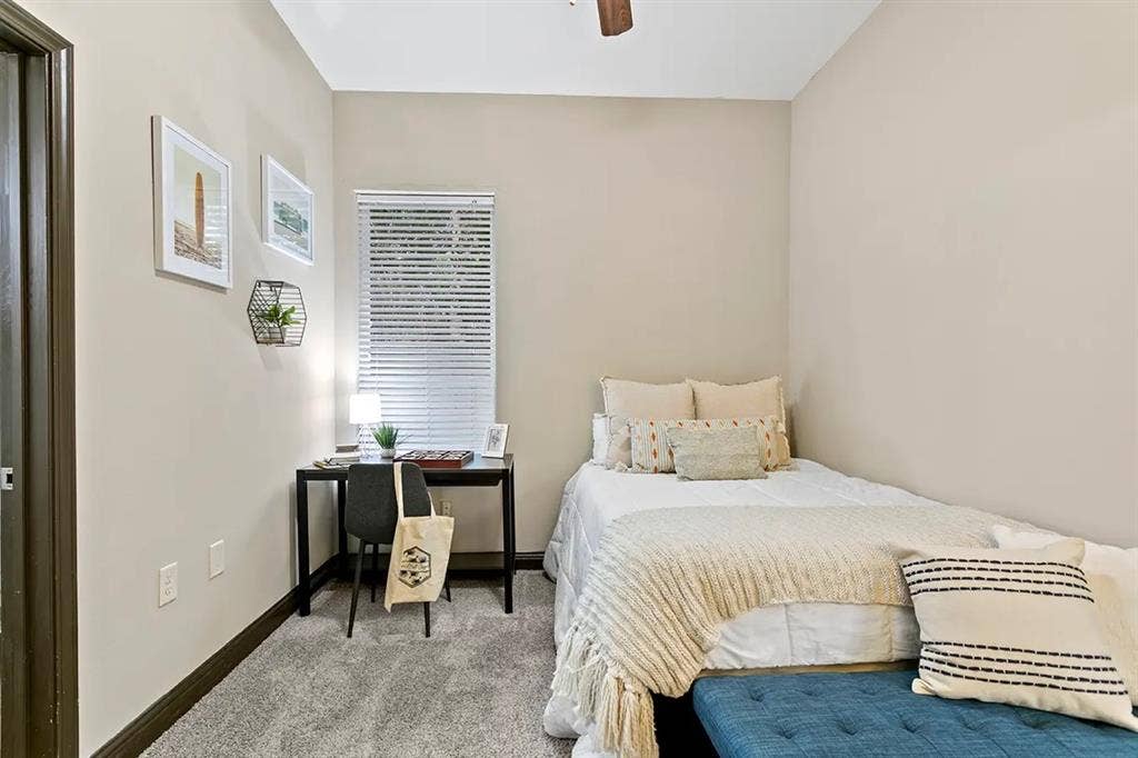 2 Bed/ 2 bathroom Sublease Near USF