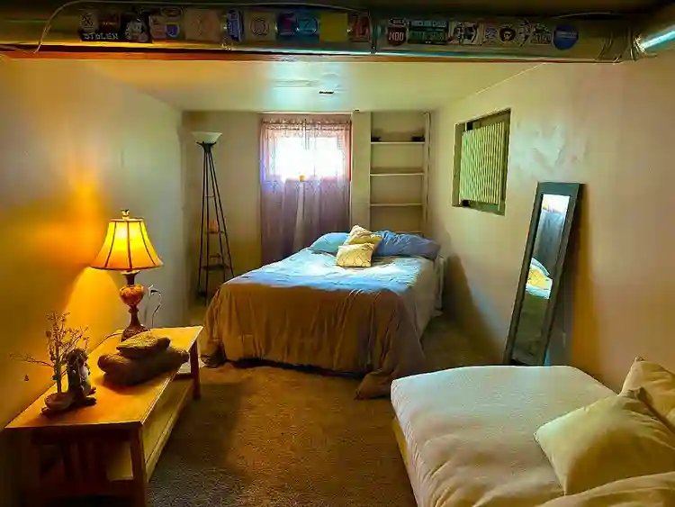 Pvt Lower Level Quiet & Safe Area