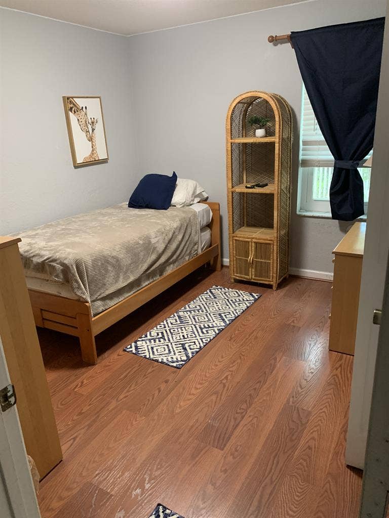 Room for rent in Weston, Fl
