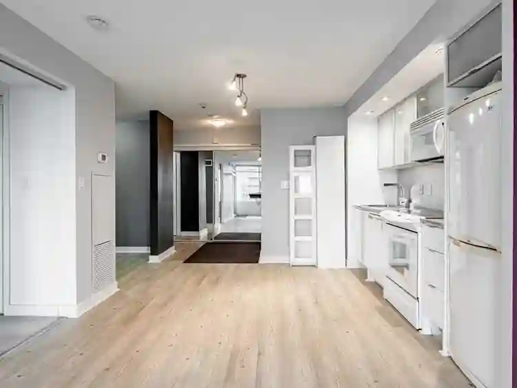 Luxury Living, Near Union Station