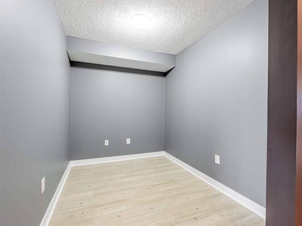 Luxury Living, Near Union Station