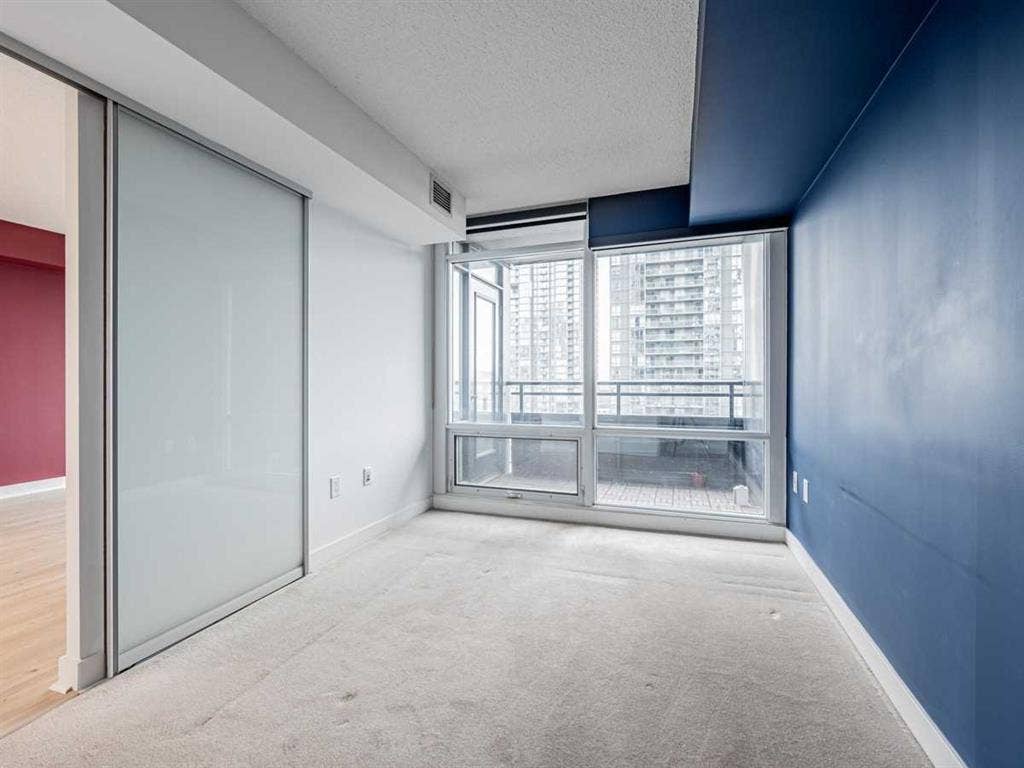 Luxury Living, Near Union Station