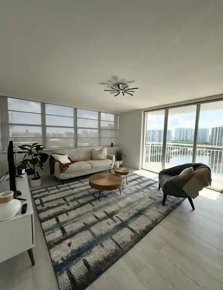 Looking for female roommate