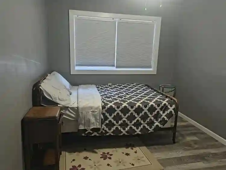 Looking for roomates