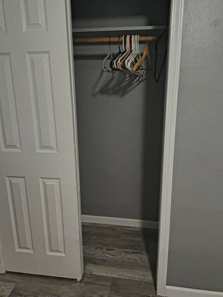 Looking for roomates