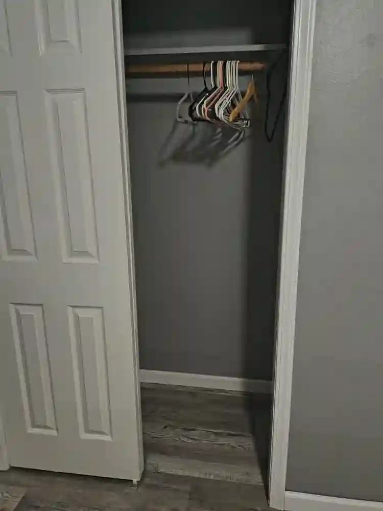 Looking for roomates
