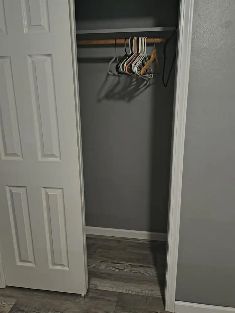 Looking for roomates