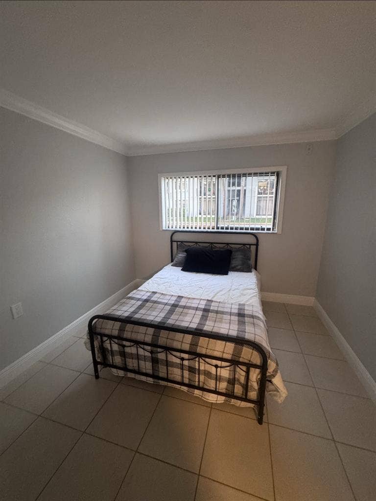 Habitación para dama en 33015
