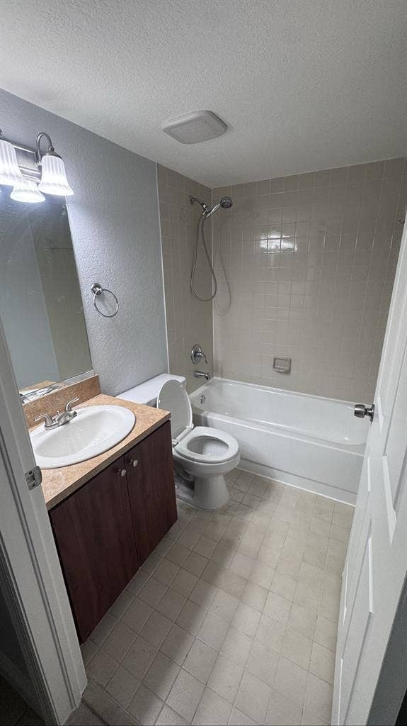Habitación para dama en 33015