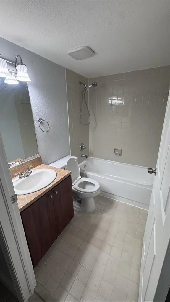 Habitación para dama en 33015