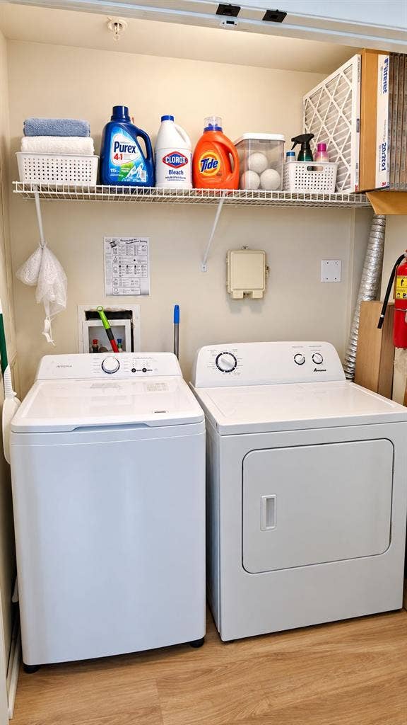 BIG BED+BATH IN A 4/4 NEXT TO UF