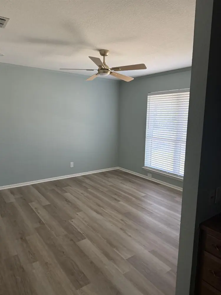 Roommate wanted!